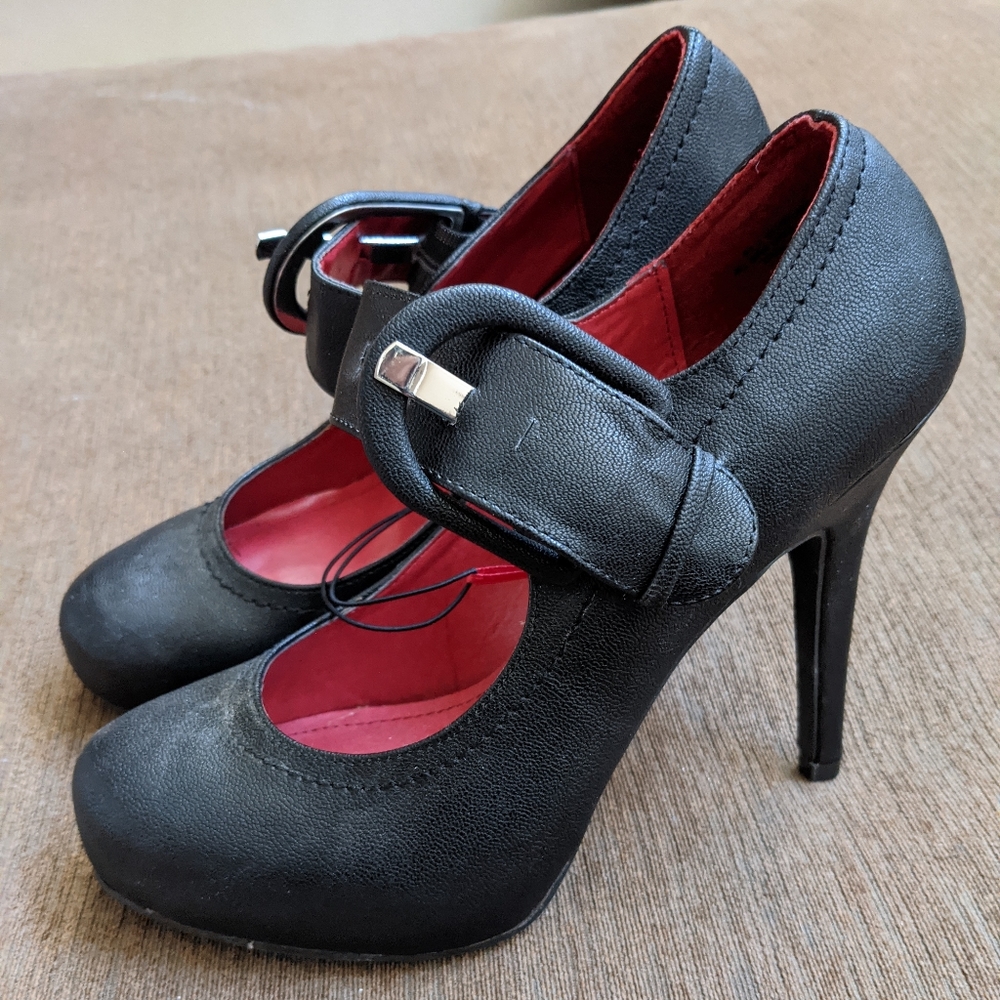 High heels - Picture 2 of 4